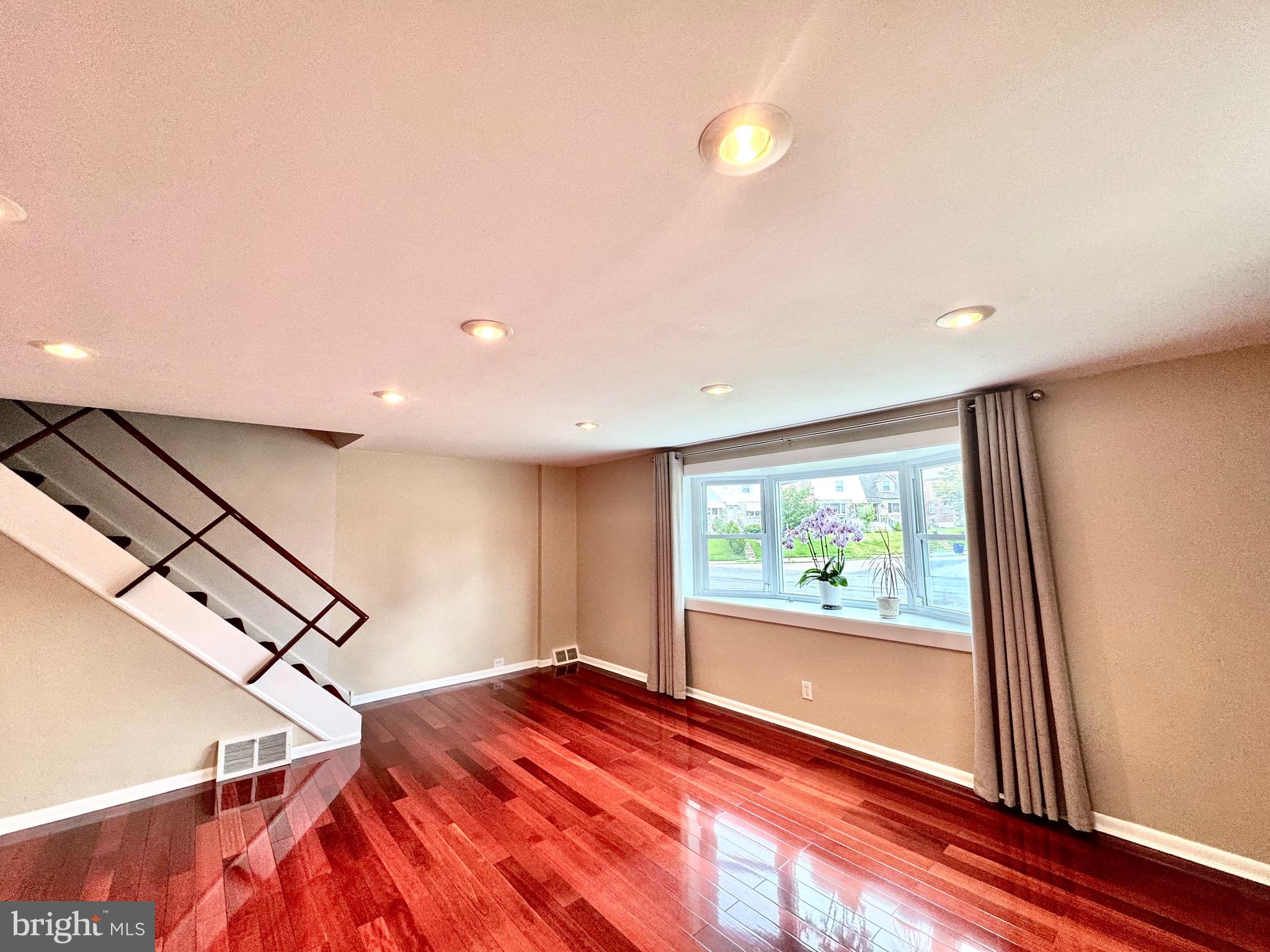 PHILADELPHIA (NORTHEAST) - Residential