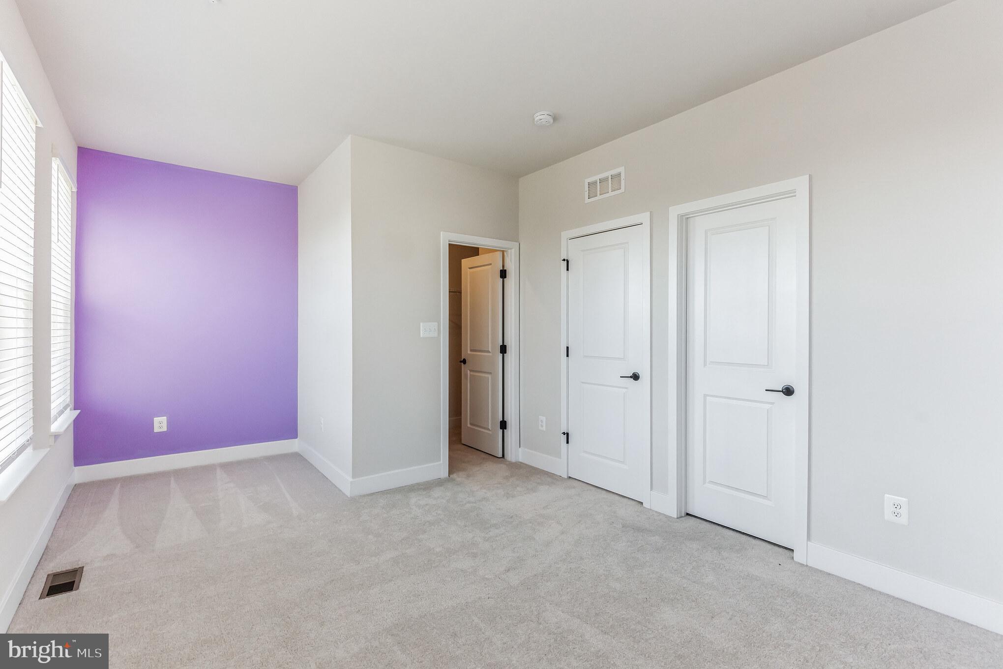 MEDFIELD - Residential