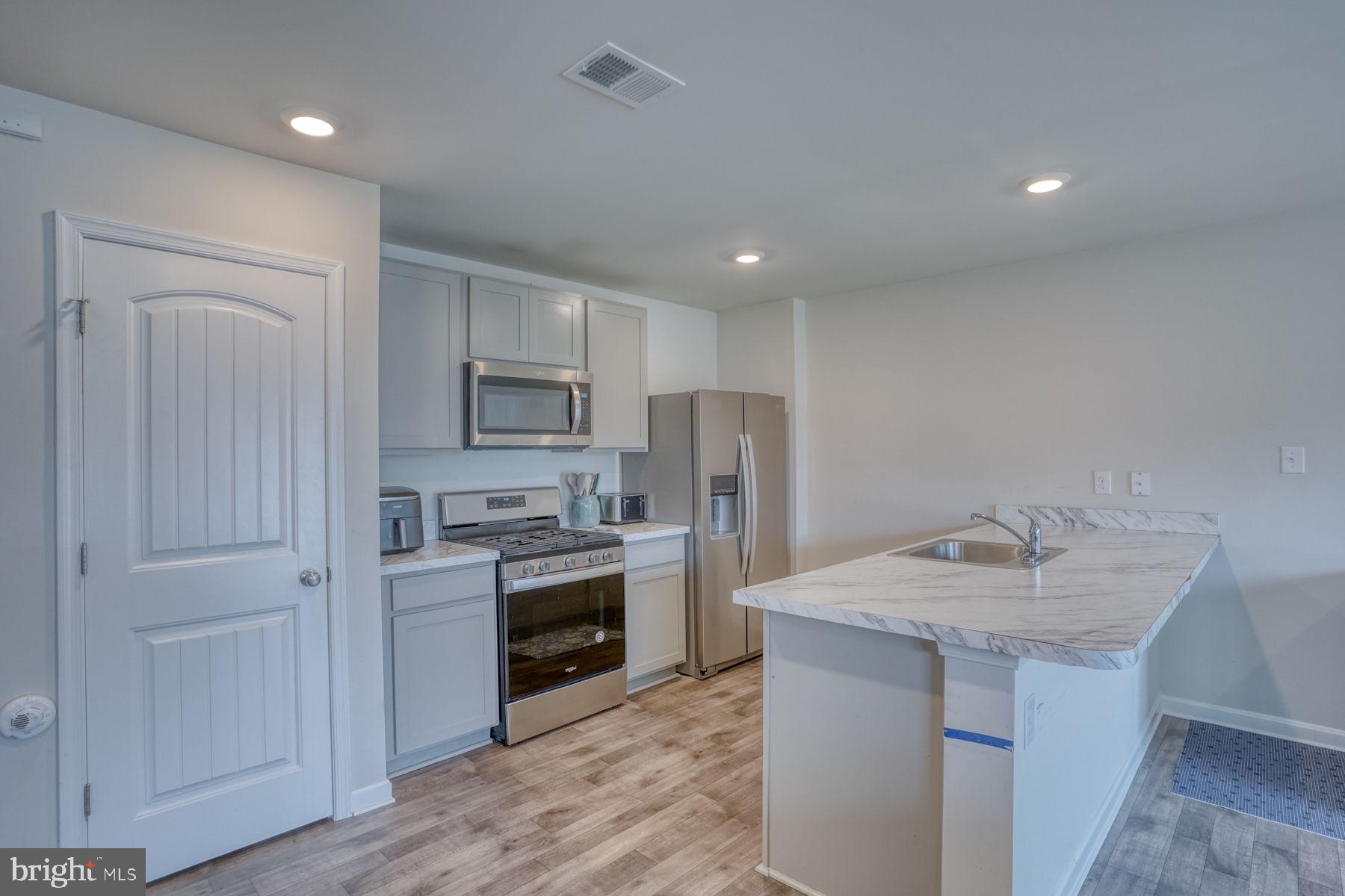 TIDBURY CROSSING - Residential