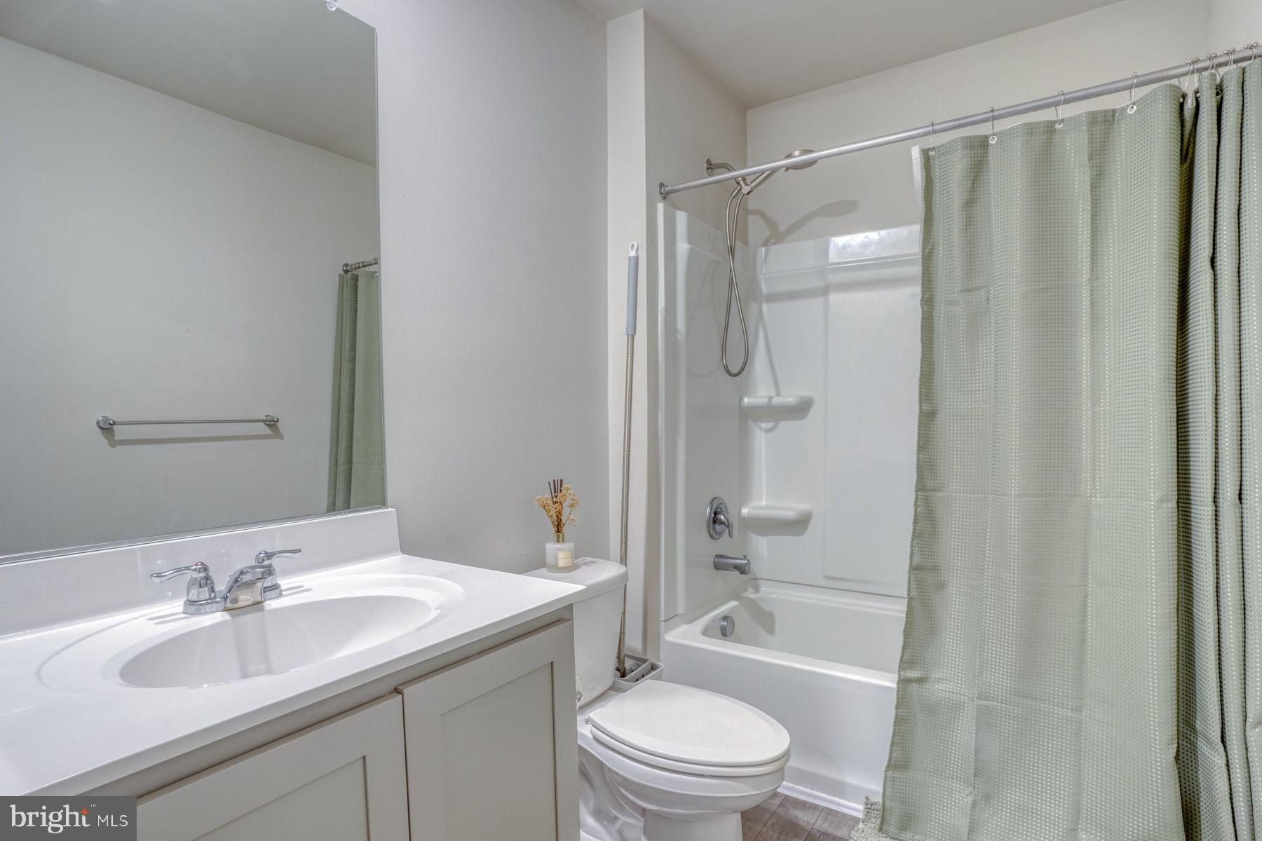 TIDBURY CROSSING - Residential