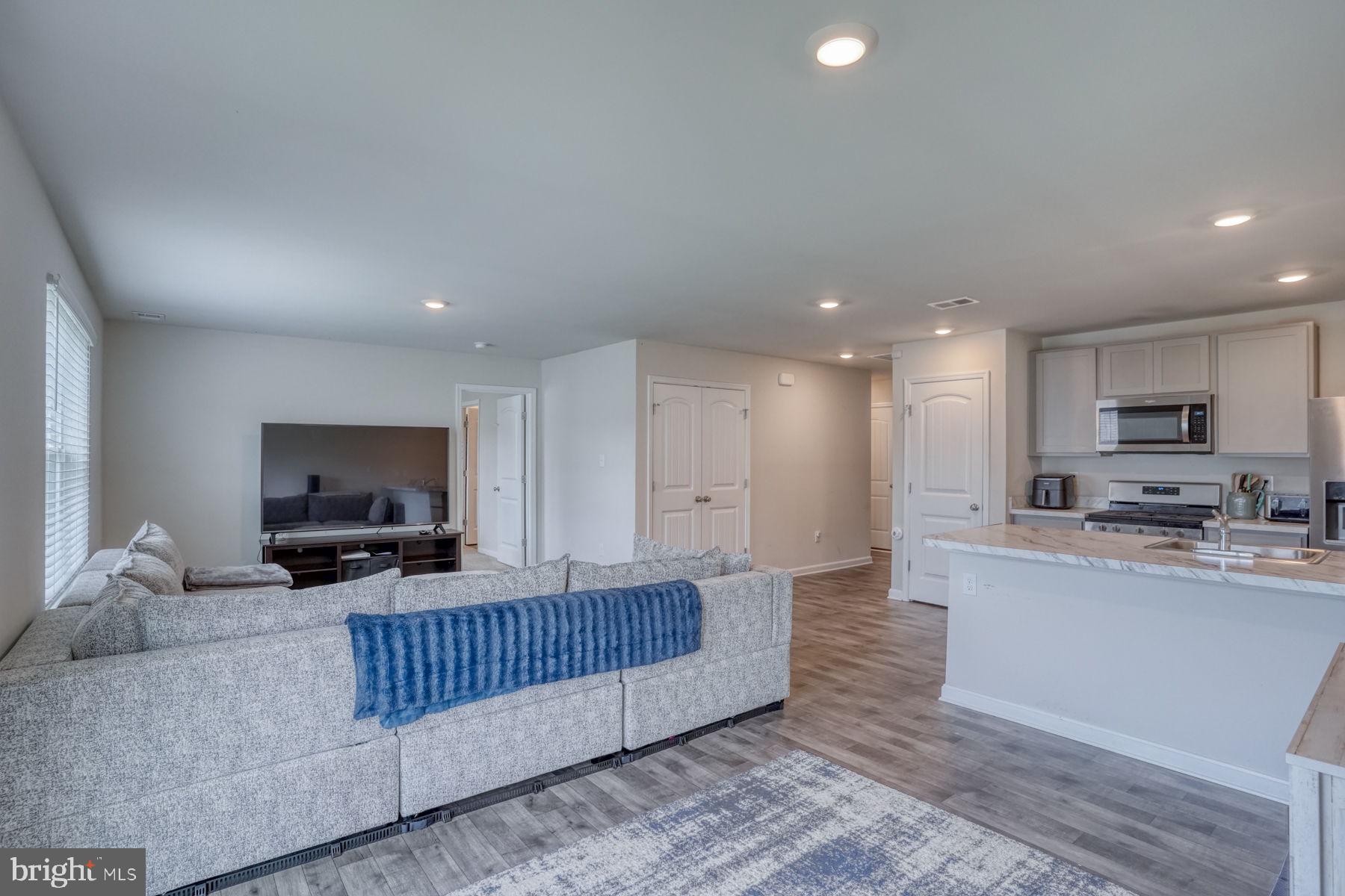 TIDBURY CROSSING - Residential