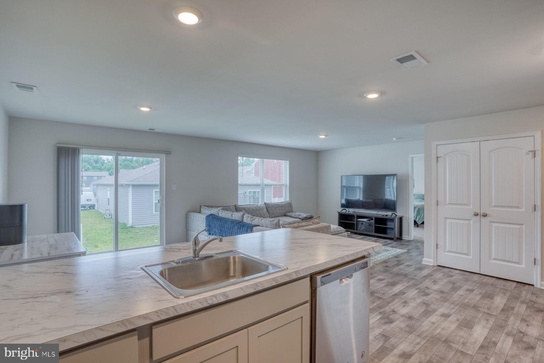 TIDBURY CROSSING - Residential