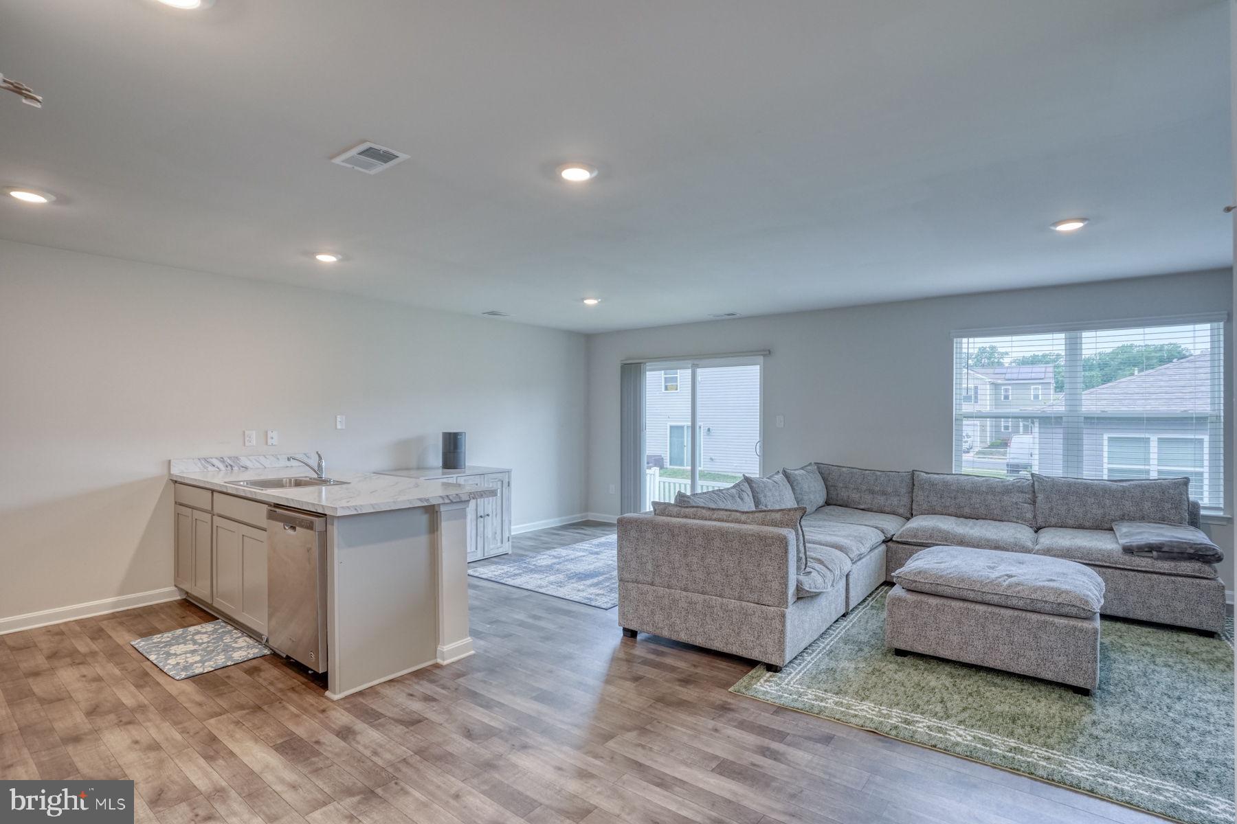 TIDBURY CROSSING - Residential