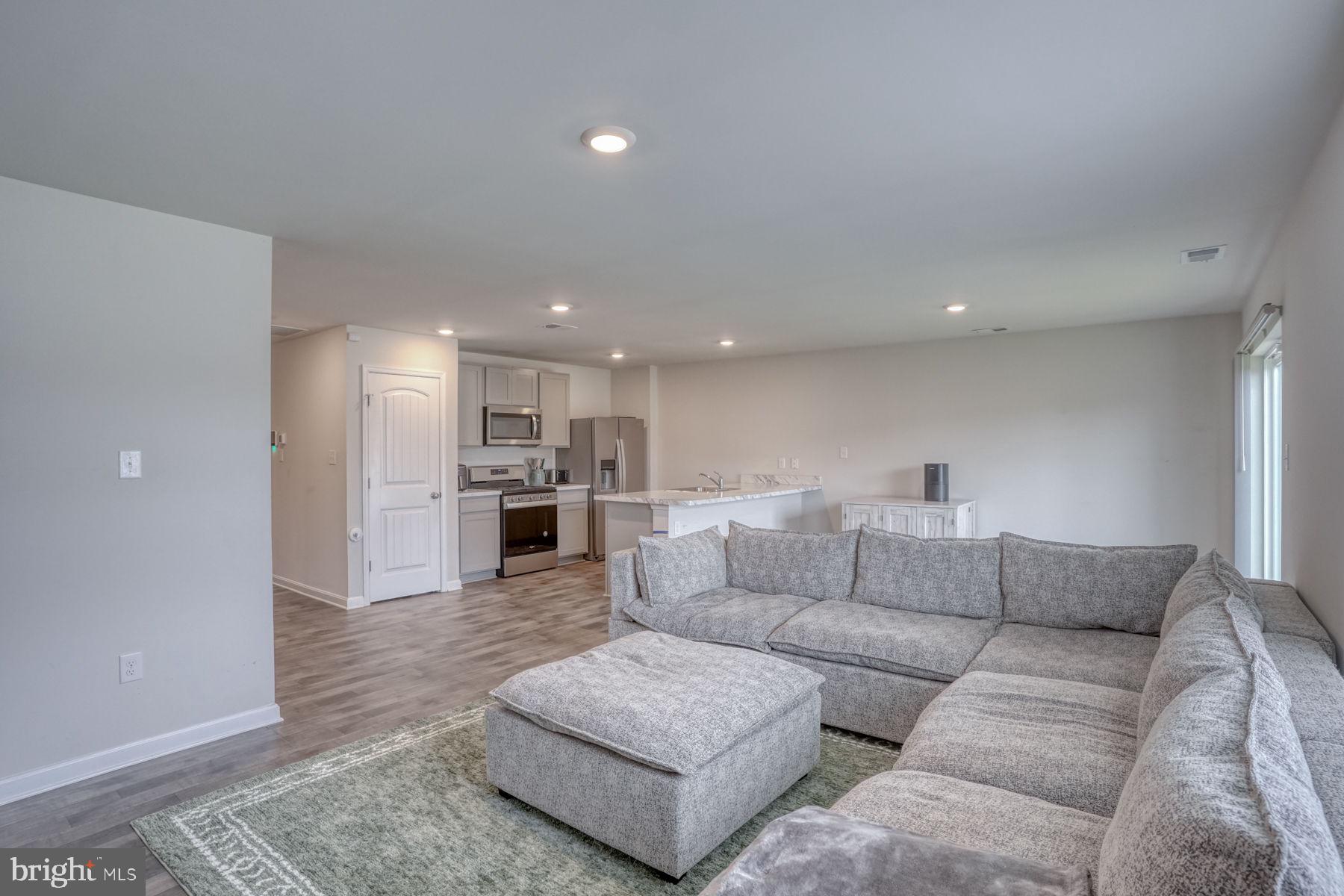 TIDBURY CROSSING - Residential