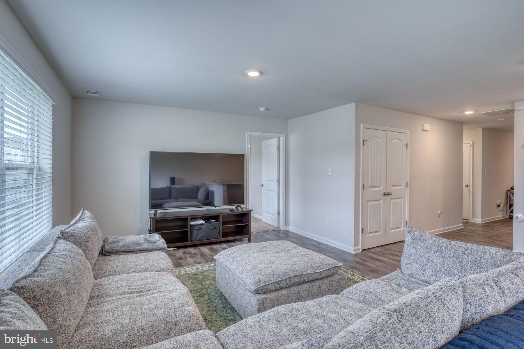 TIDBURY CROSSING - Residential