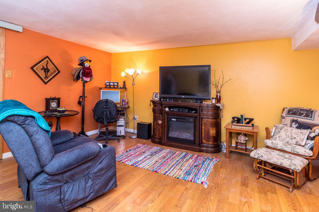 NESHAMINY VALLEY - Residential