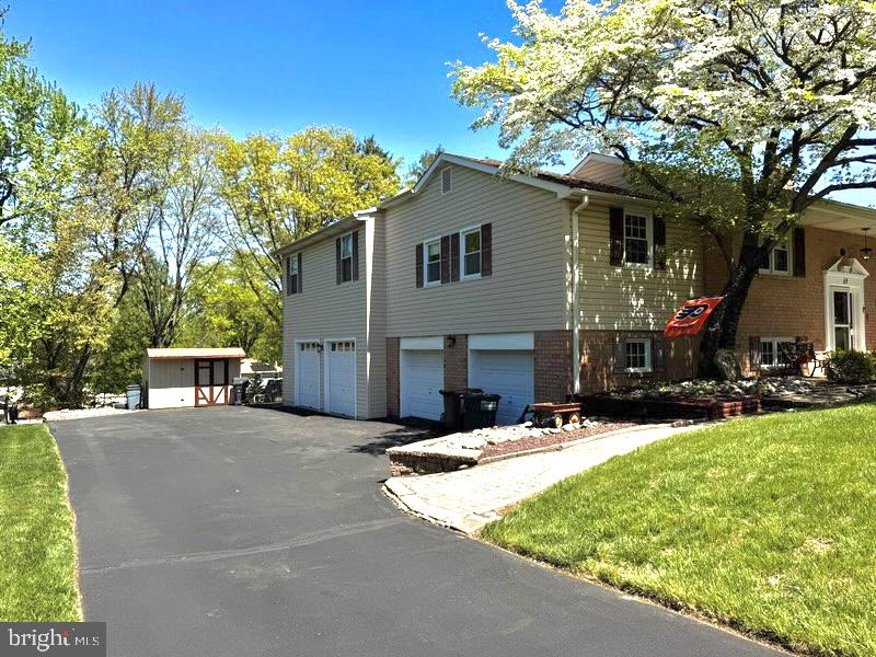 HILLCREST FARMS - Residential