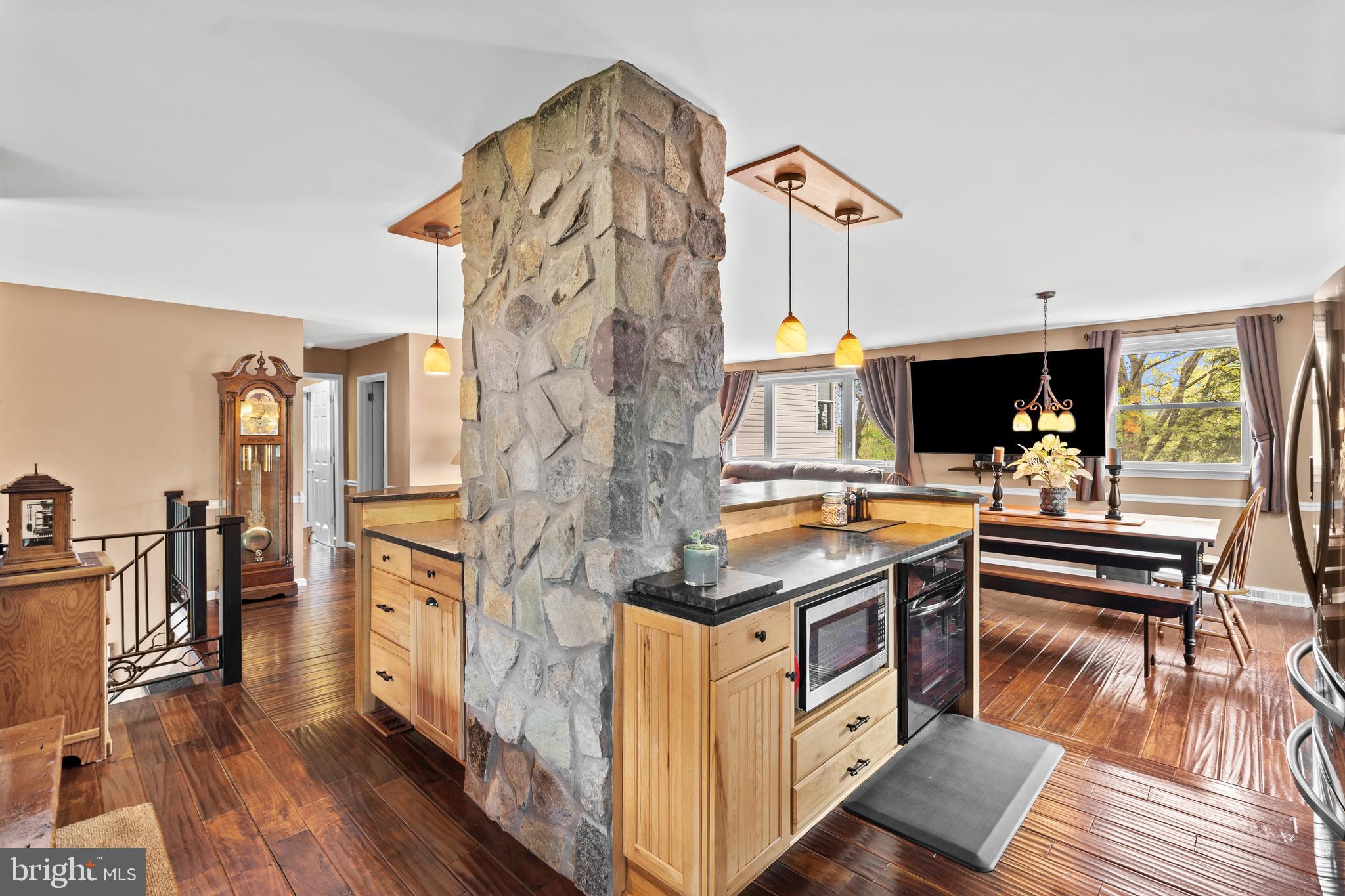 HILLCREST FARMS - Residential