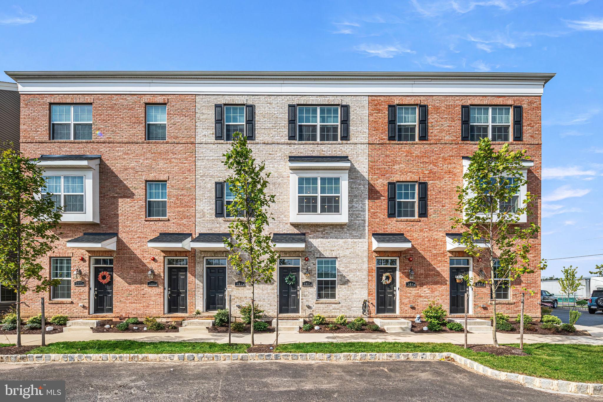 WATERSIDE - Residential