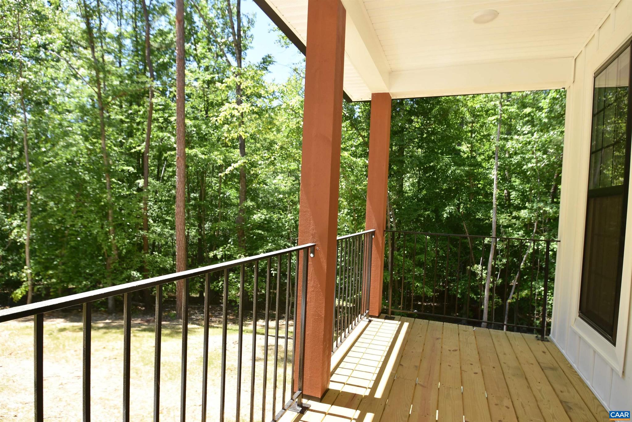 HUNTERS LAKE - Residential