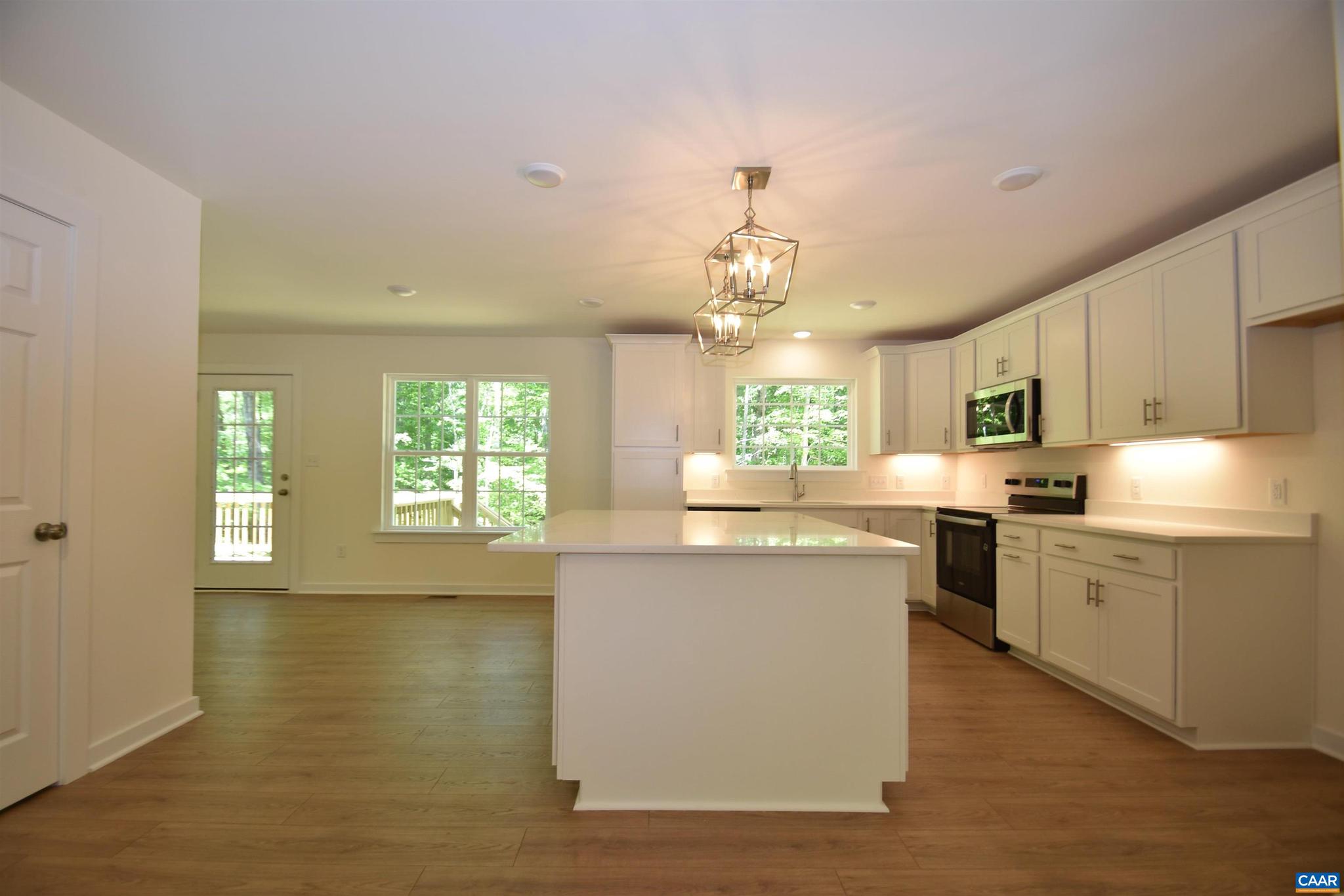 HUNTERS LAKE - Residential