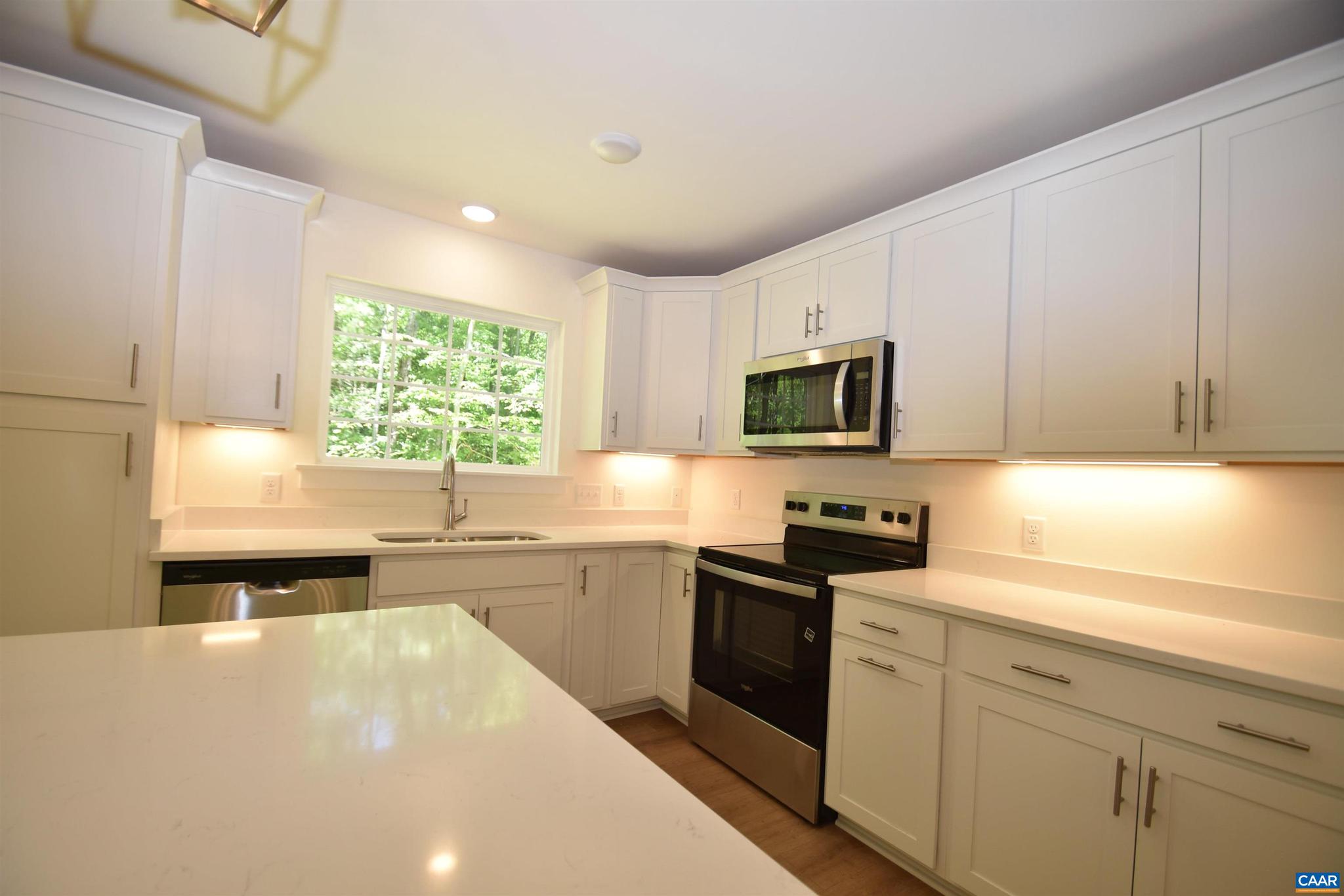 HUNTERS LAKE - Residential