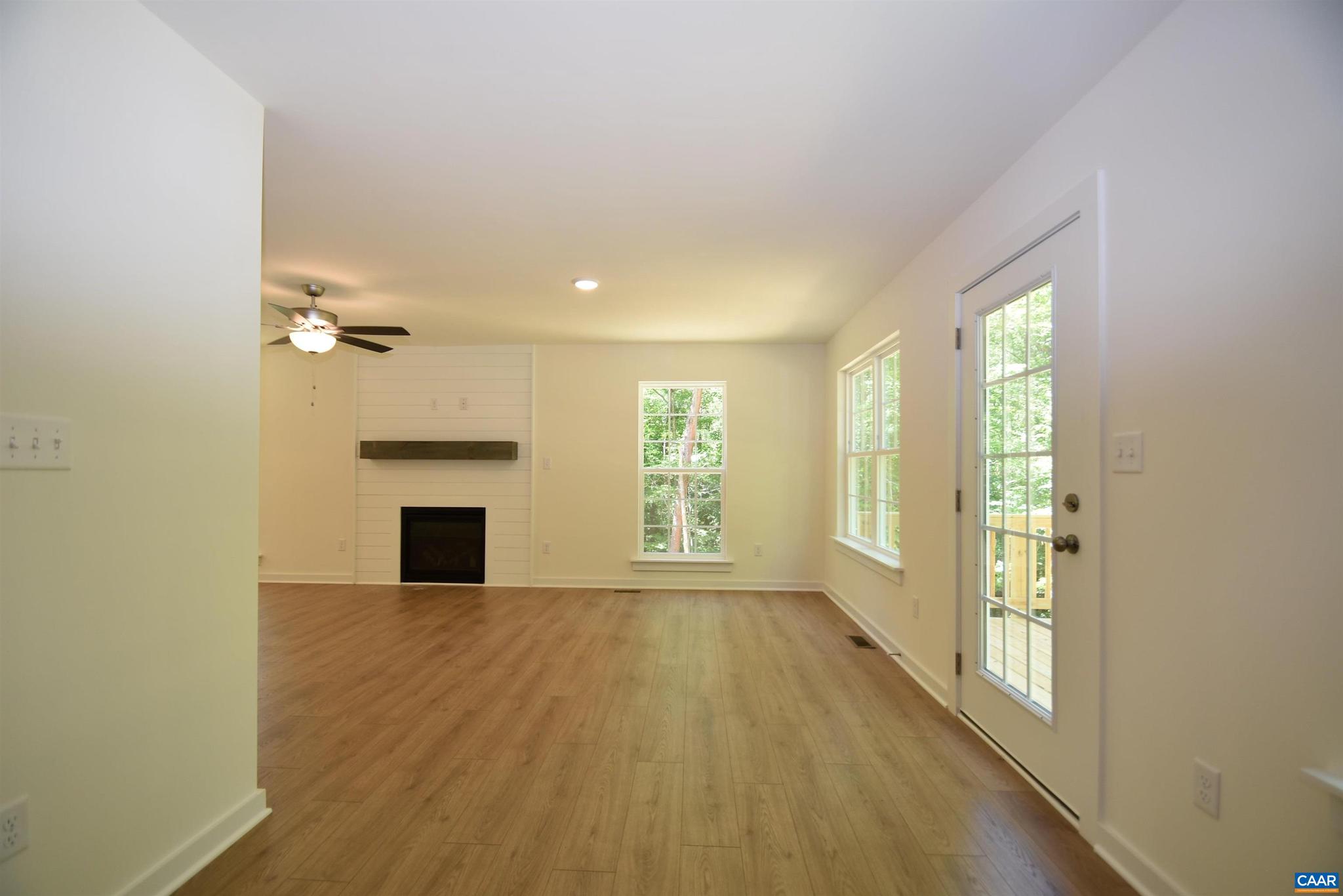 HUNTERS LAKE - Residential