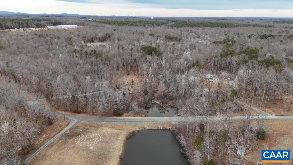 HUNTERS LAKE - Residential