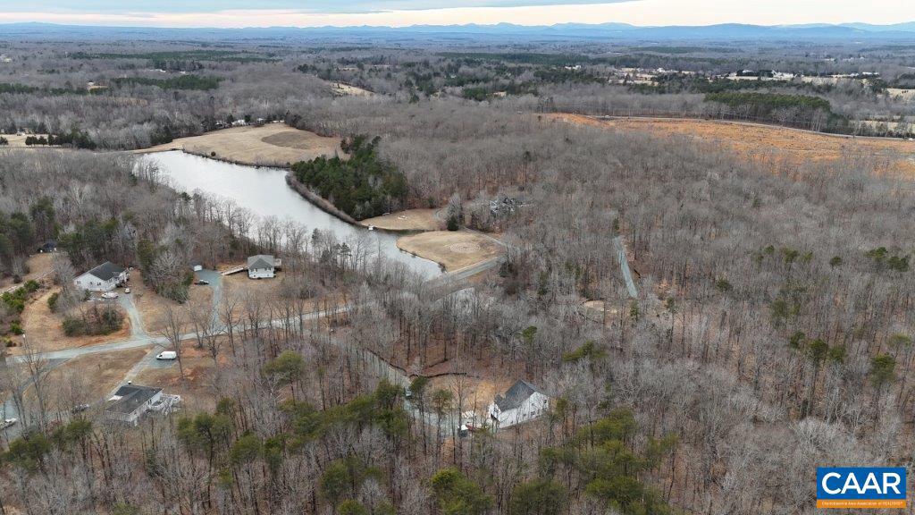 HUNTERS LAKE - Residential
