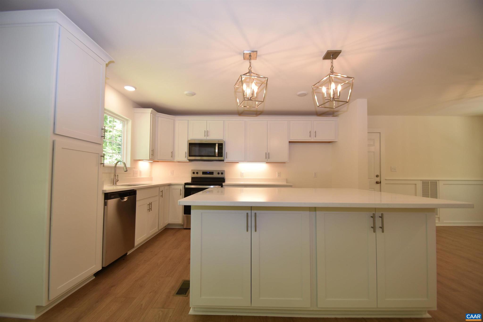 HUNTERS LAKE - Residential
