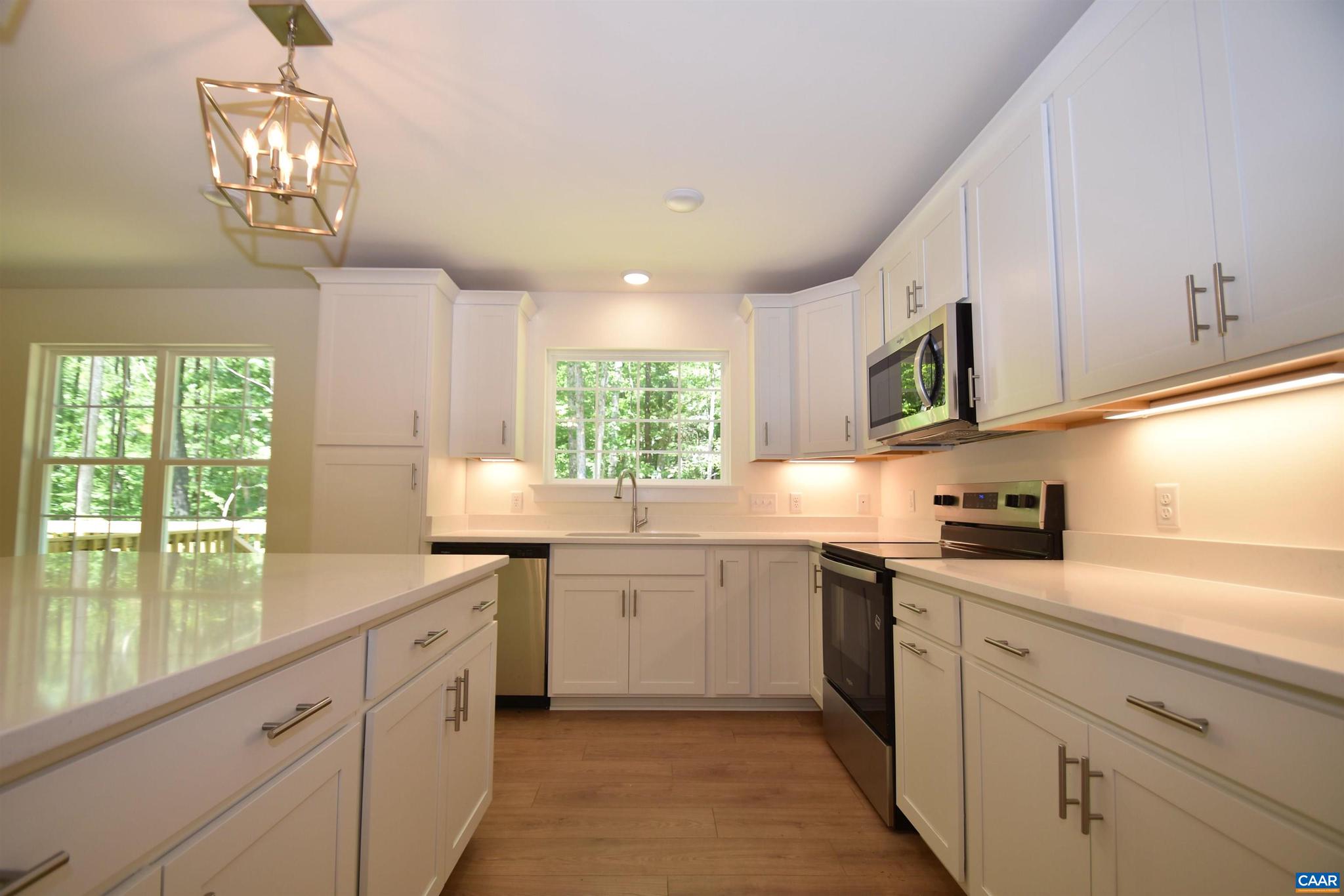 HUNTERS LAKE - Residential