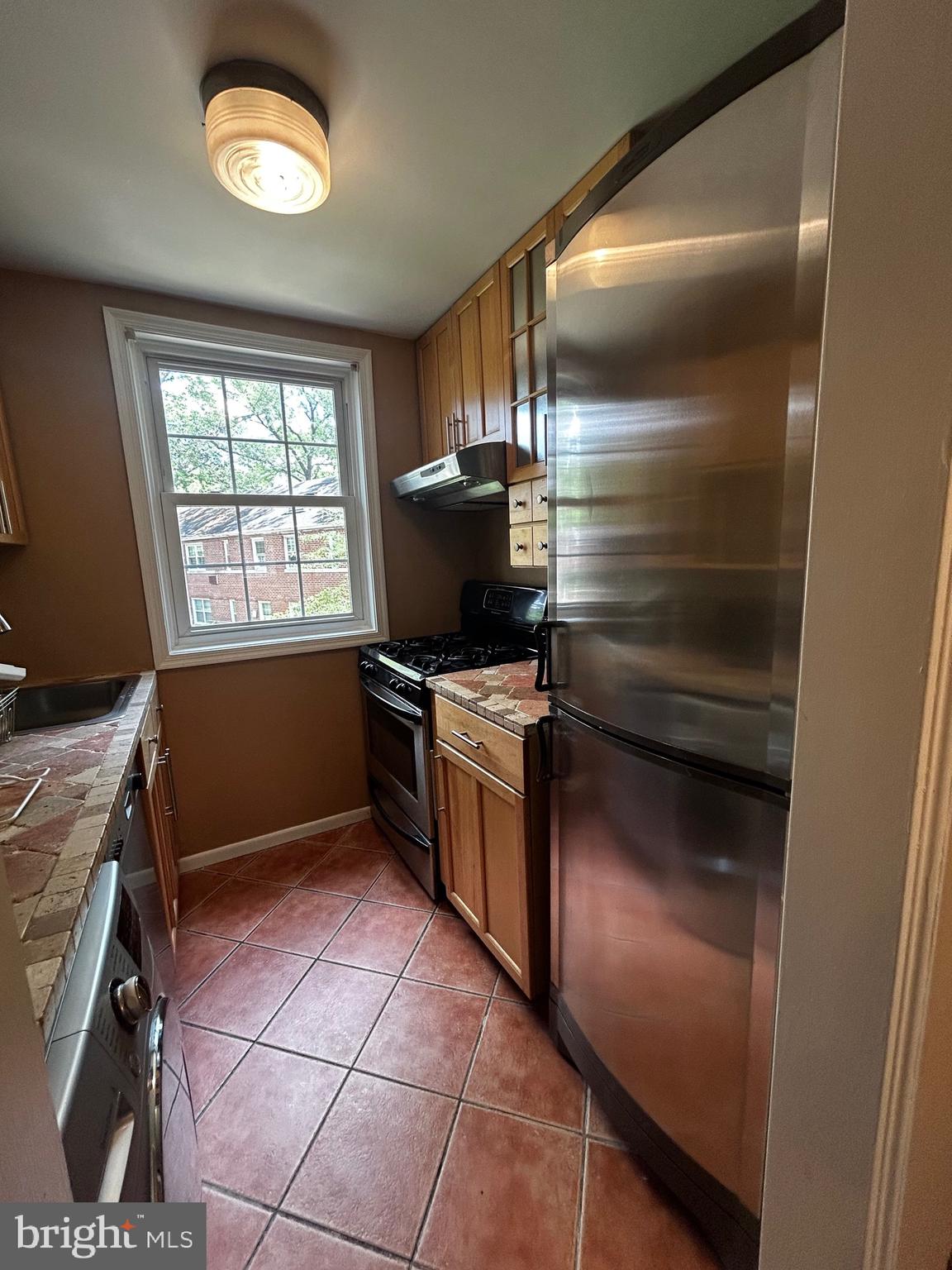 ARLINGTON OAKS - Residential Lease