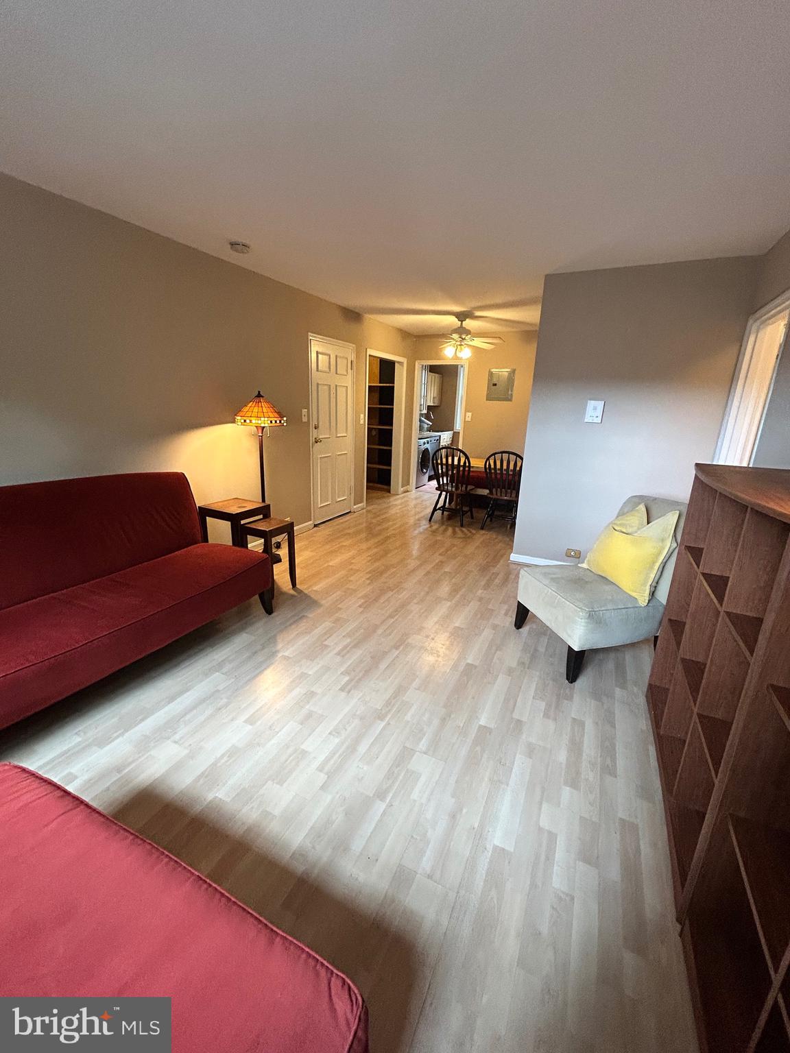 ARLINGTON OAKS - Residential Lease