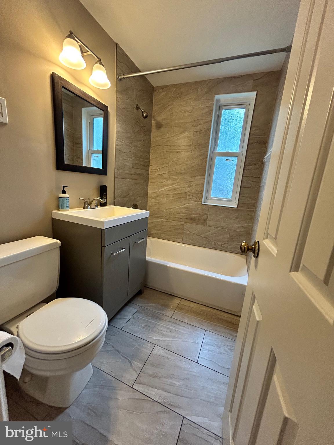 ARLINGTON OAKS - Residential Lease