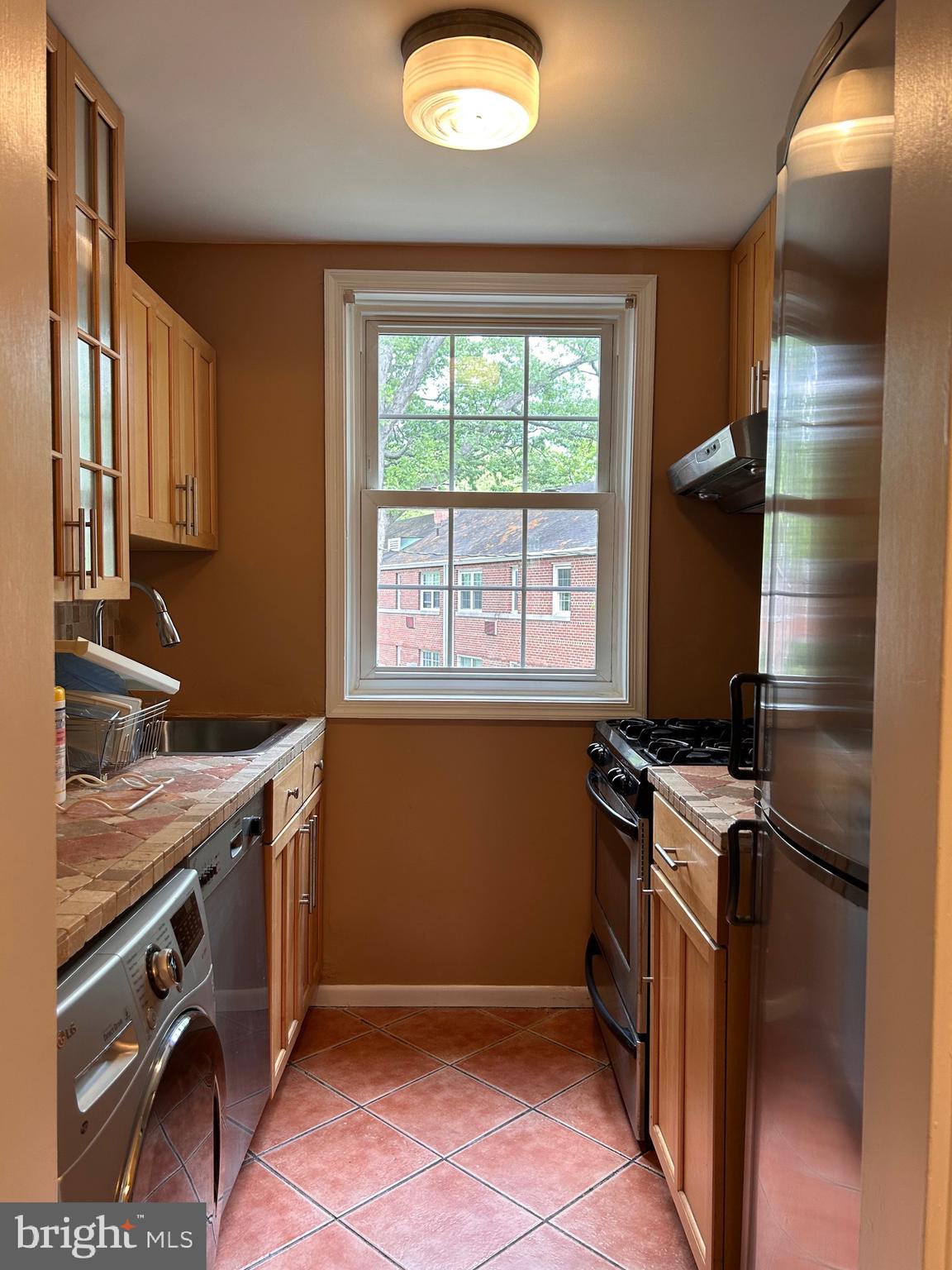 ARLINGTON OAKS - Residential Lease