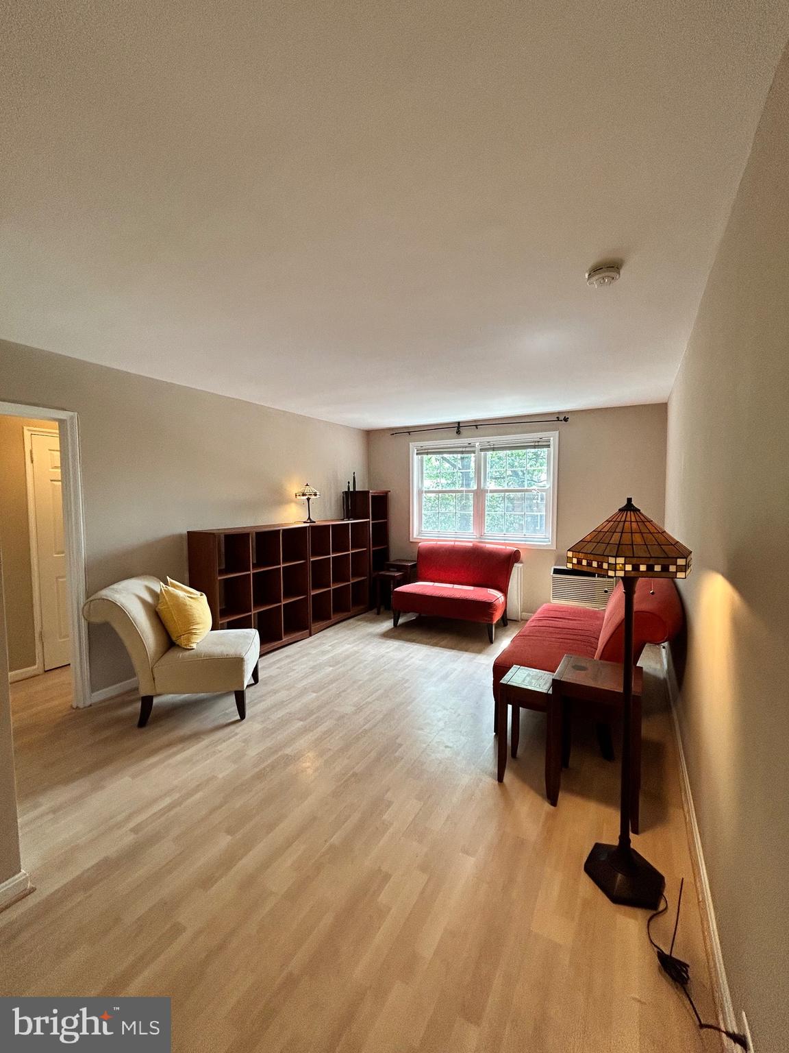 ARLINGTON OAKS - Residential Lease