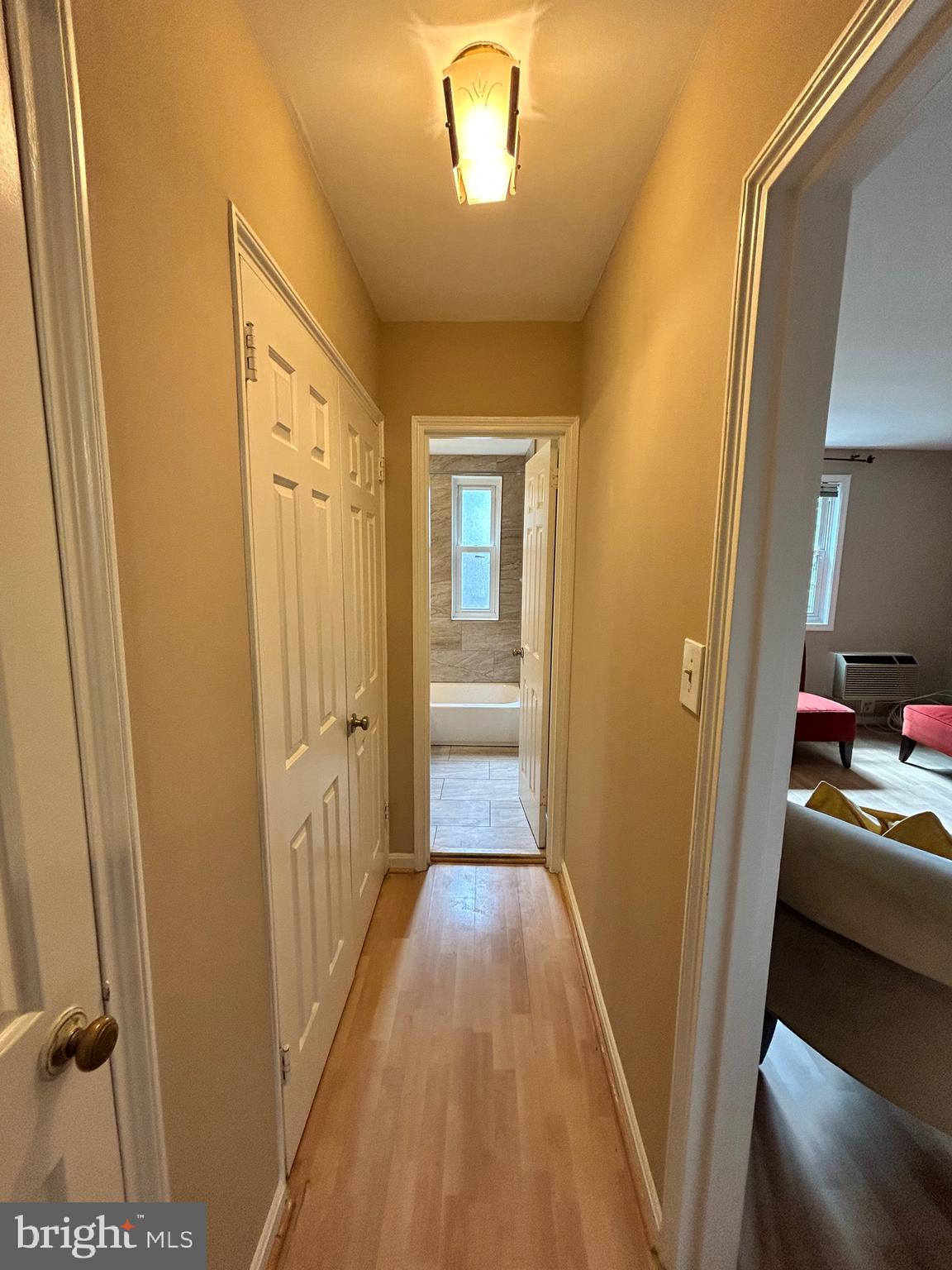 ARLINGTON OAKS - Residential Lease