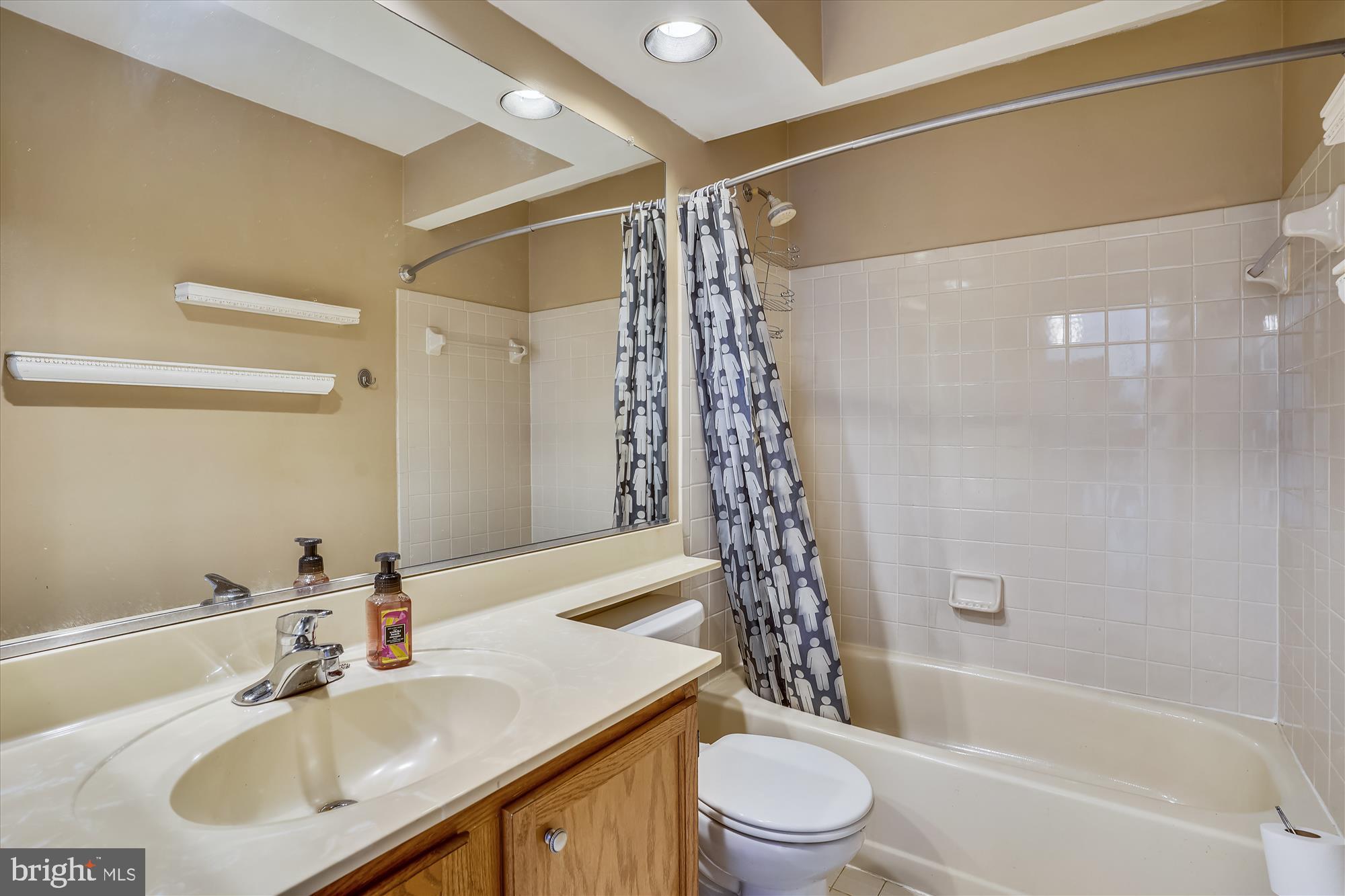 HAMPTON OAKS - Residential