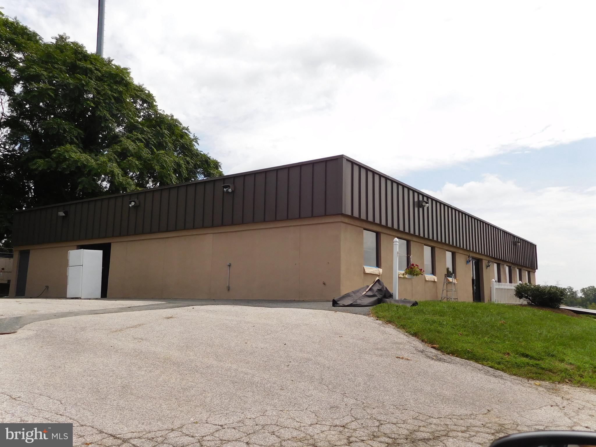 Special Opportunity to own ML zoned site with 695 exposure, good access to Belair Rd and I95, office, warehouse, shop, yard plus cell tower lease income $4540/ mo with 4% escalation/ year.. New exterior painting and doors. Will consider improvements,or allowance, recent HVAC. Ideal for user and income production.