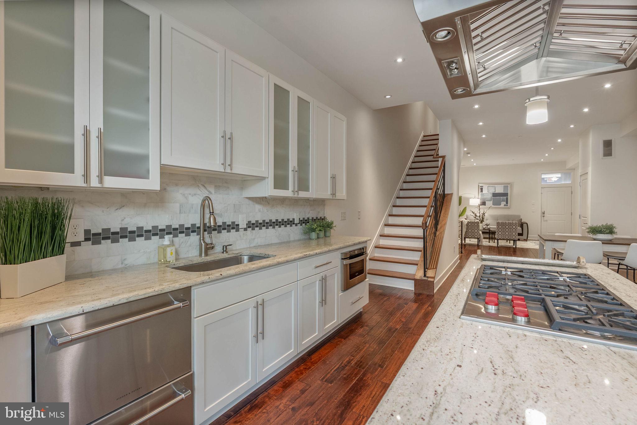 SOCIETY HILL - Residential