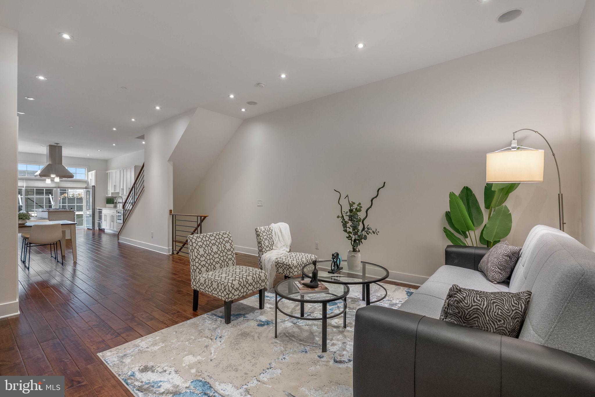 SOCIETY HILL - Residential