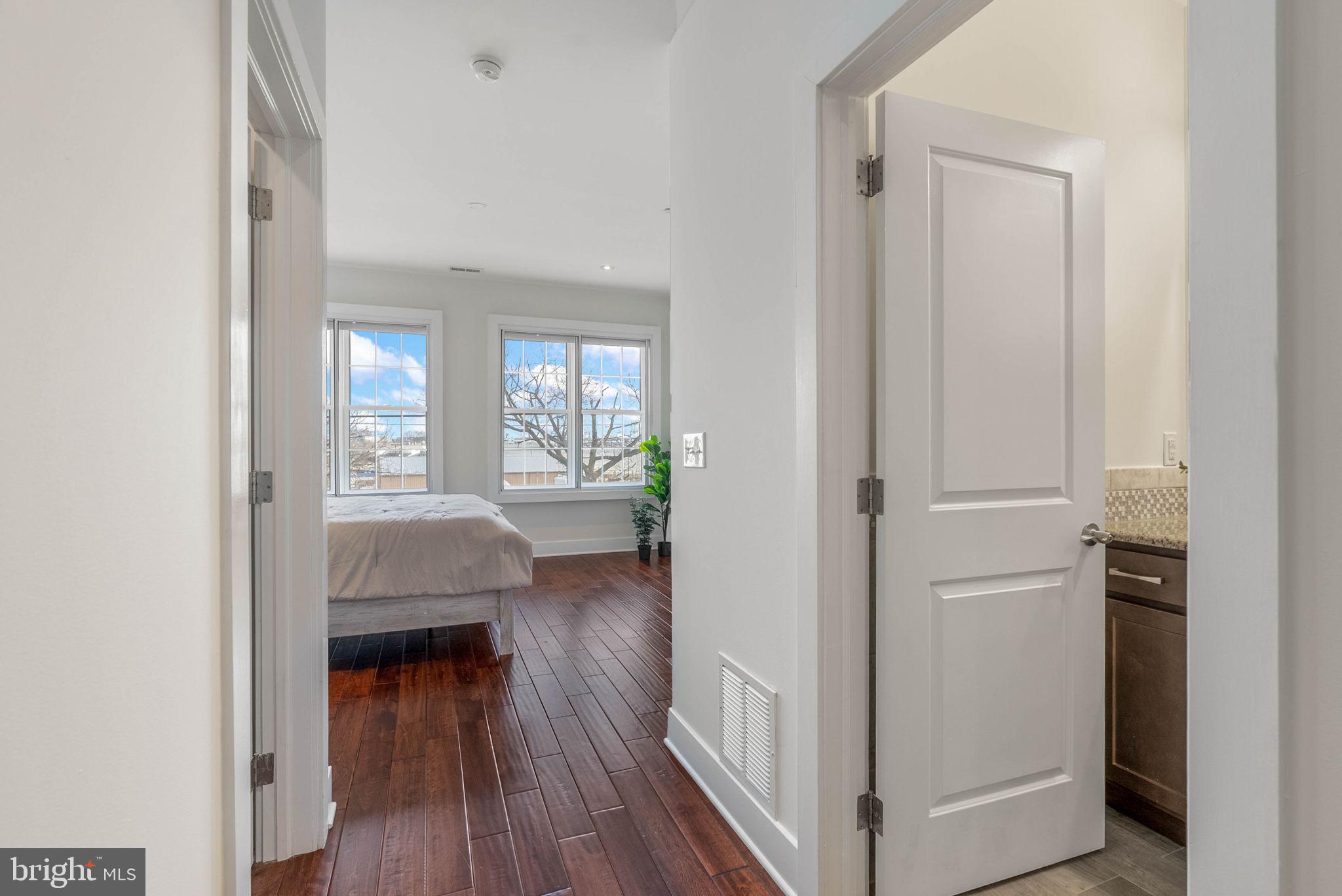 SOCIETY HILL - Residential