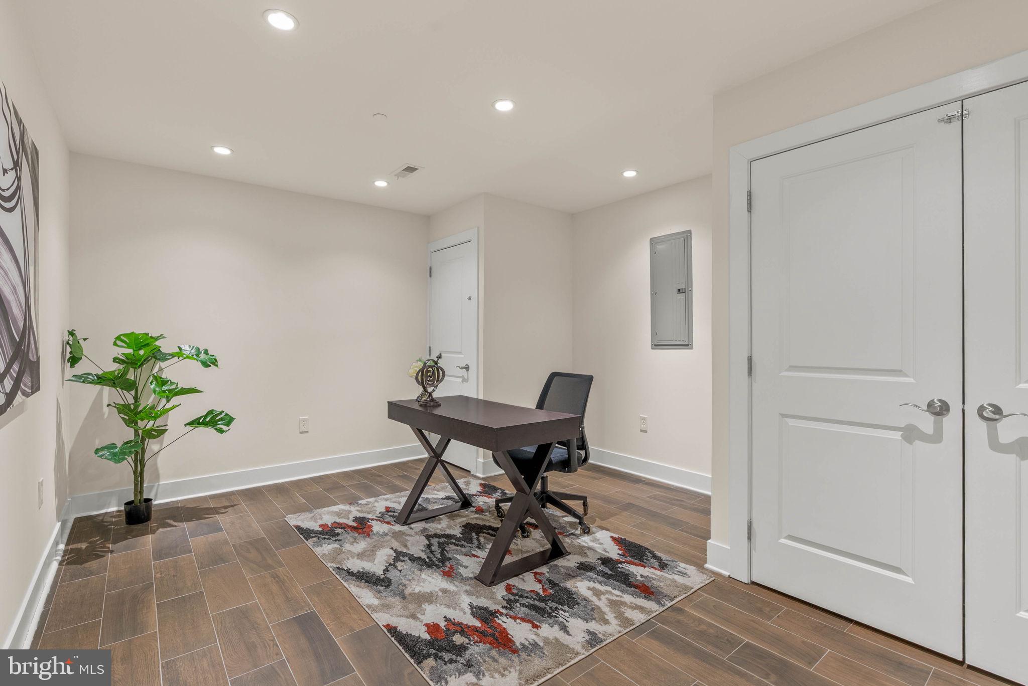 SOCIETY HILL - Residential
