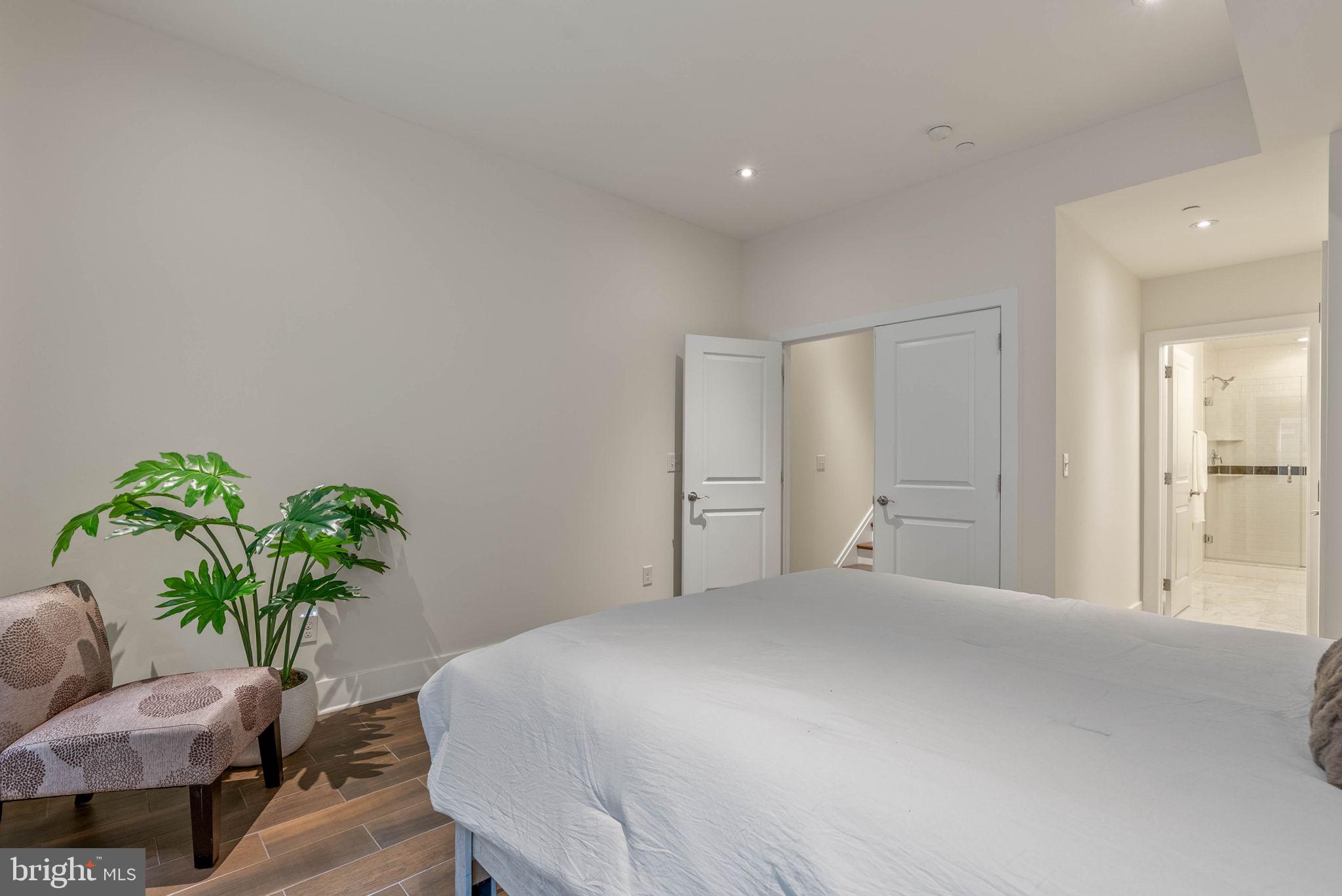 SOCIETY HILL - Residential