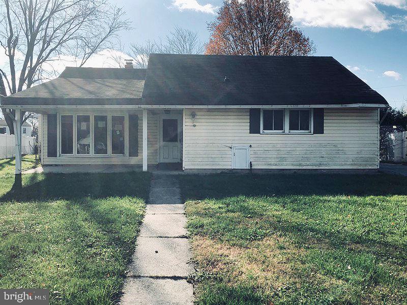 Great opportunity to own this rancher home located in an extensive yard  approximately 0.39 acres  in size. Home has spacious room sizes, large family room, an eat-in kitchen and an screen/enclosed porch in rear. Easy access to restaurants, shopping and major commuter routes.