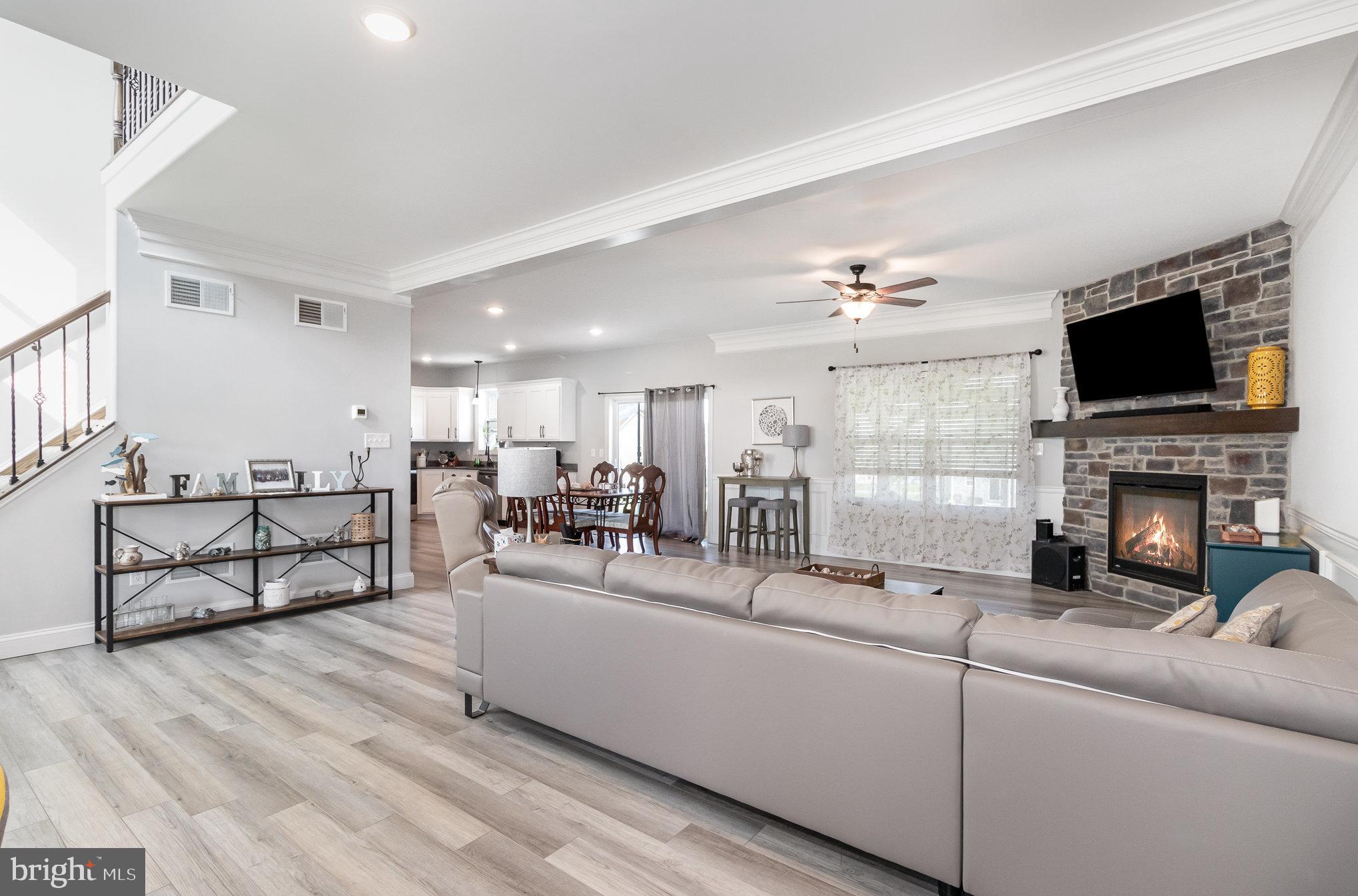 GRAND POINT CROSSING - Residential