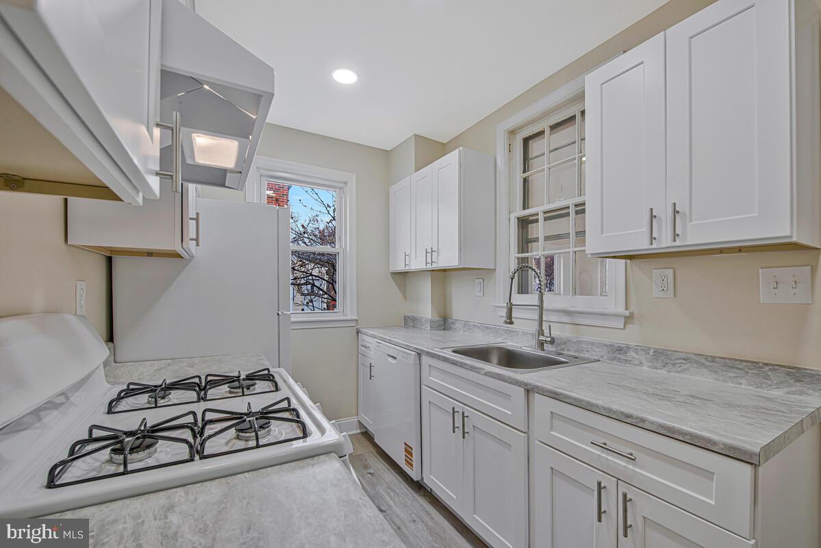 AVONDALE TERRACE - Residential