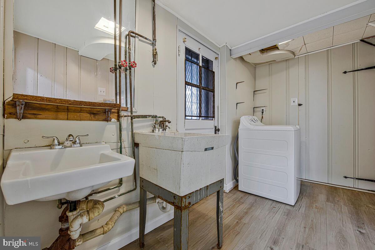AVONDALE TERRACE - Residential