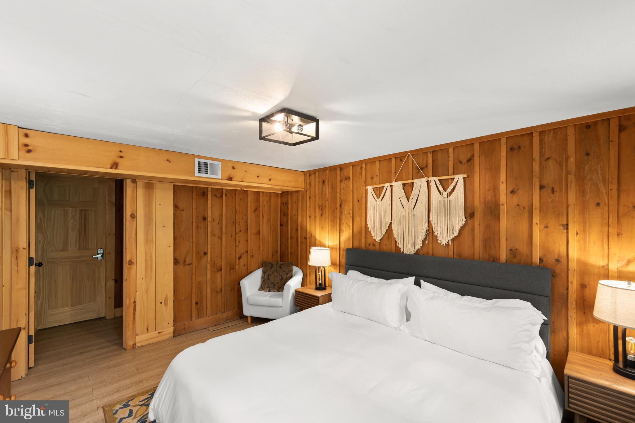 CEDAR POINT - Residential