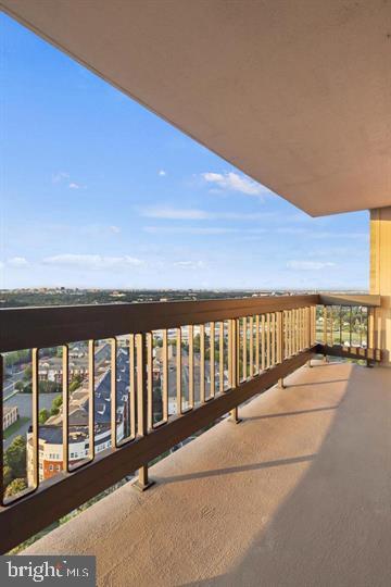 SKYLINE PLAZA - Residential