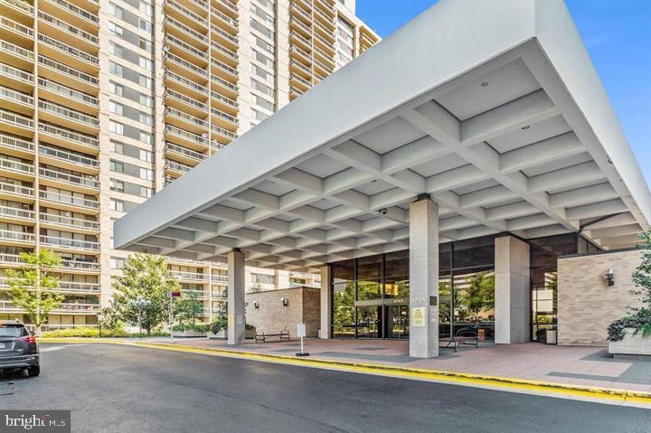 SKYLINE PLAZA - Residential
