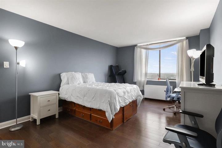 SKYLINE PLAZA - Residential