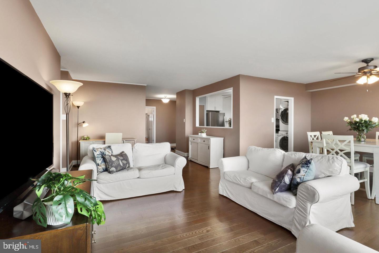 SKYLINE PLAZA - Residential