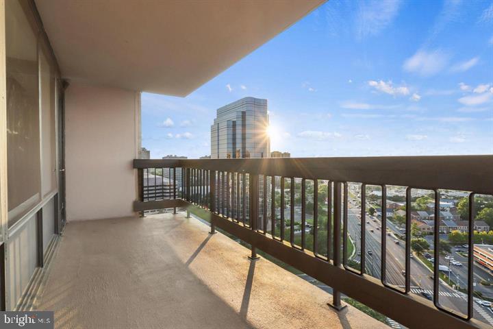 SKYLINE PLAZA - Residential