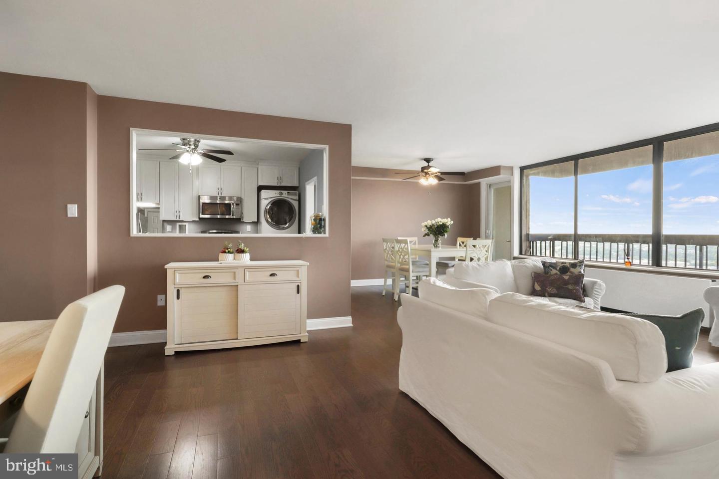 SKYLINE PLAZA - Residential