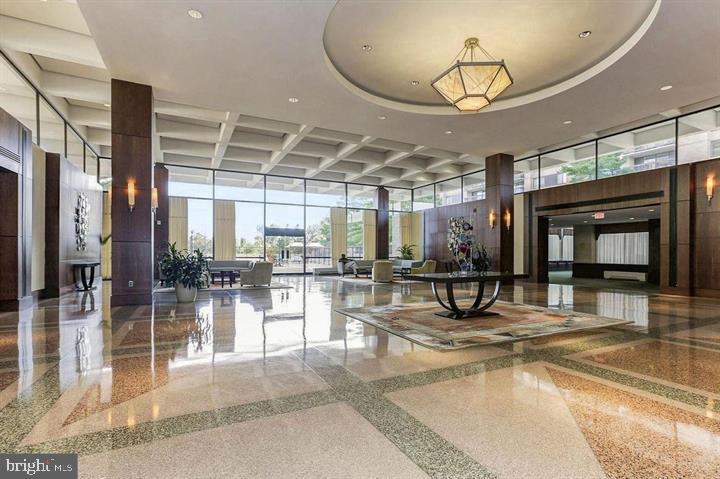 SKYLINE PLAZA - Residential