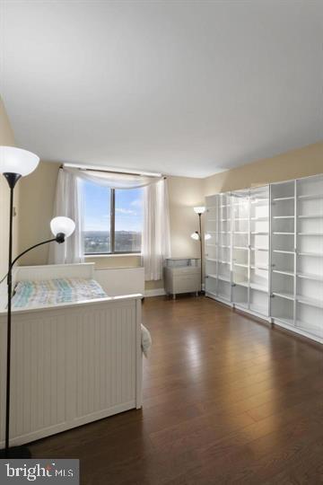 SKYLINE PLAZA - Residential