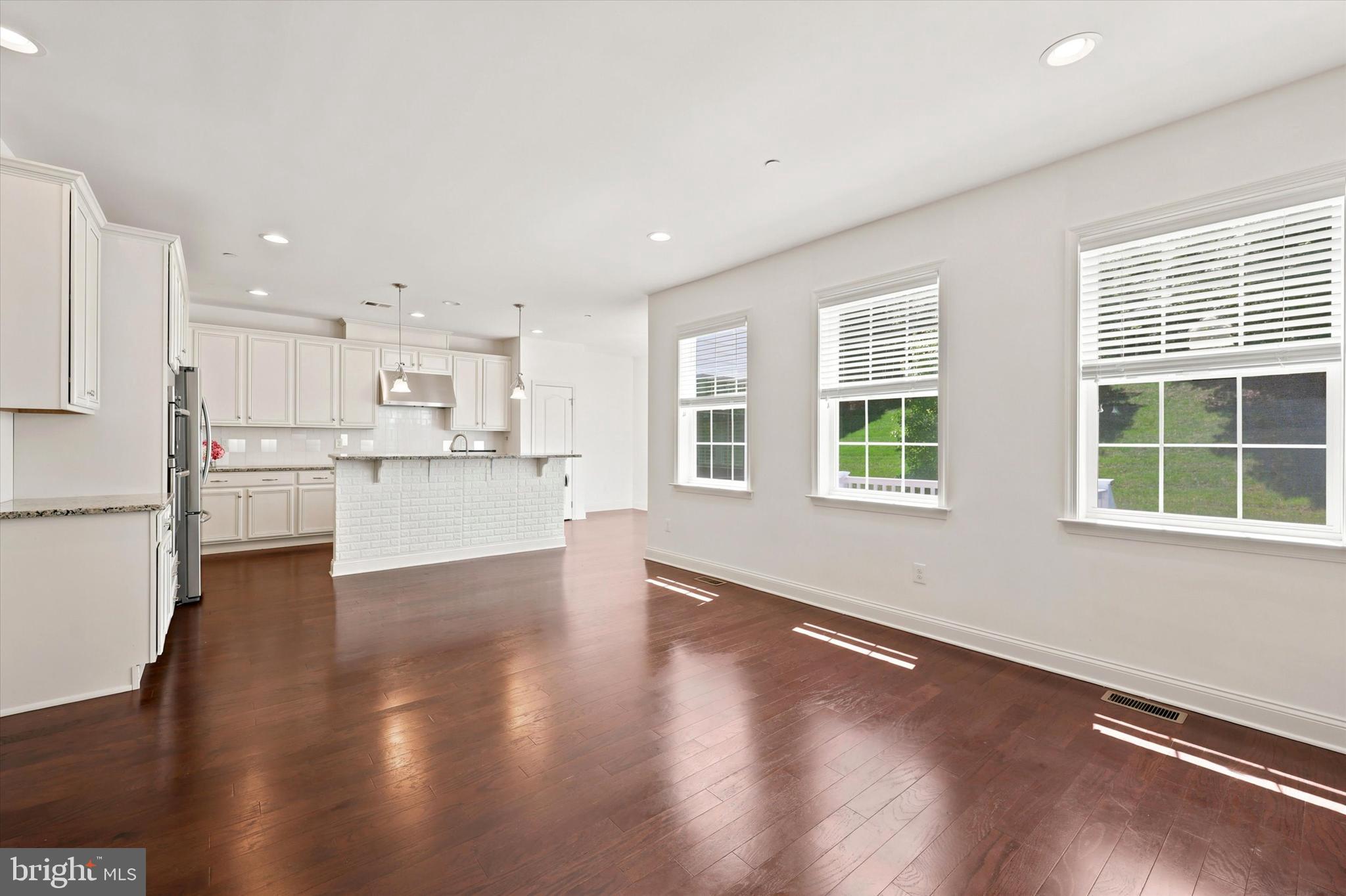 GRANDE AT MUIRWOOD H - Residential