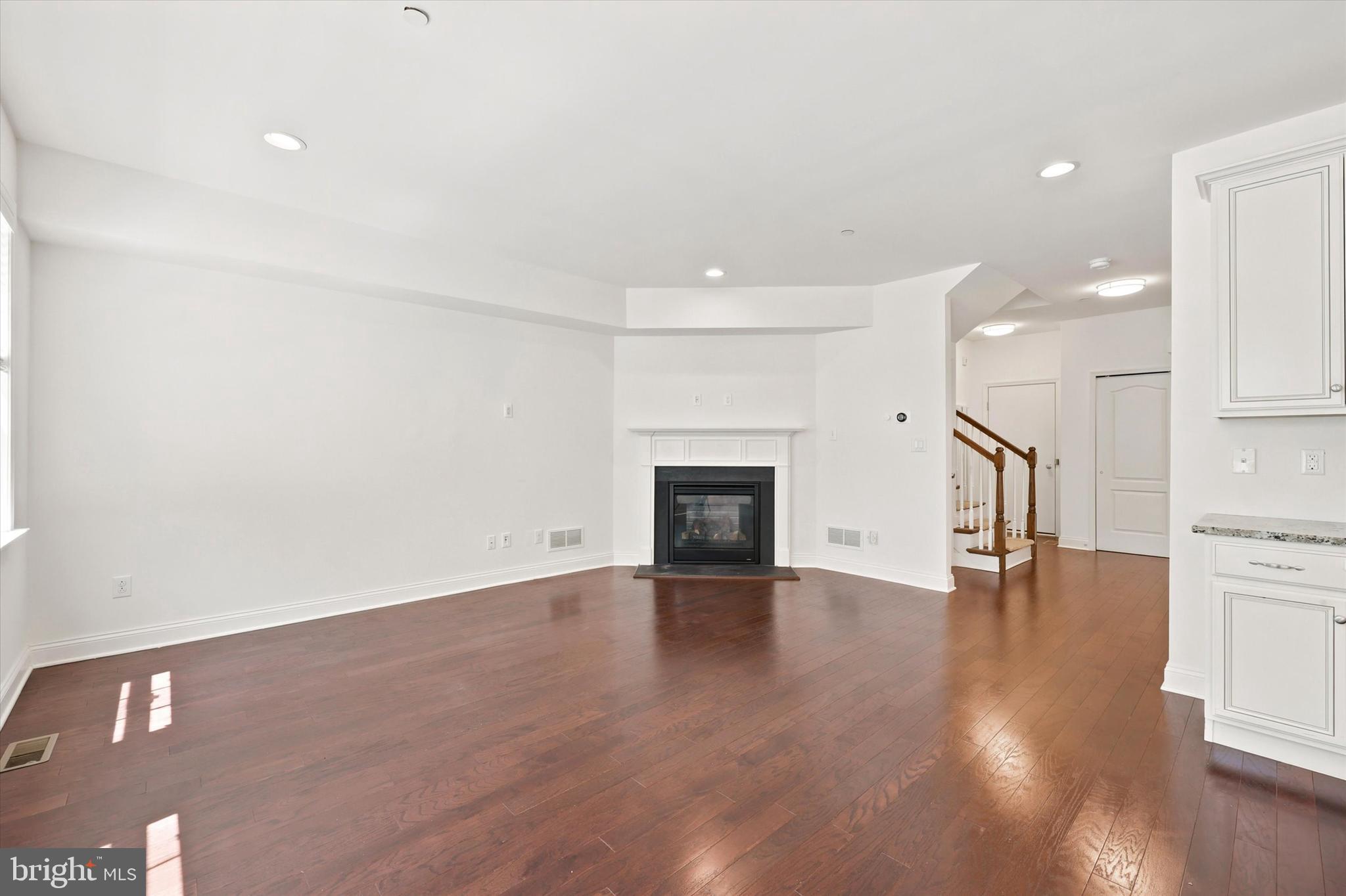 GRANDE AT MUIRWOOD H - Residential
