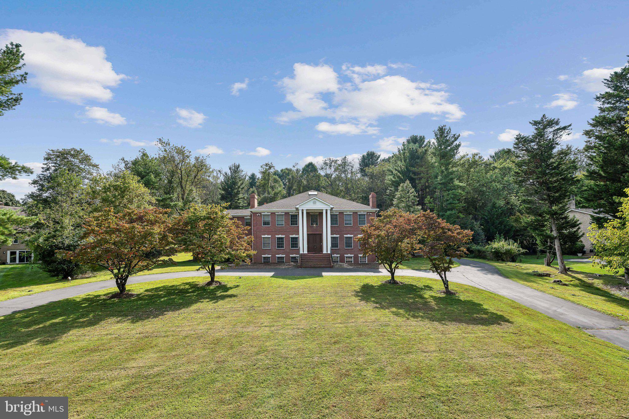 RIVER OAKS FARM - Residential